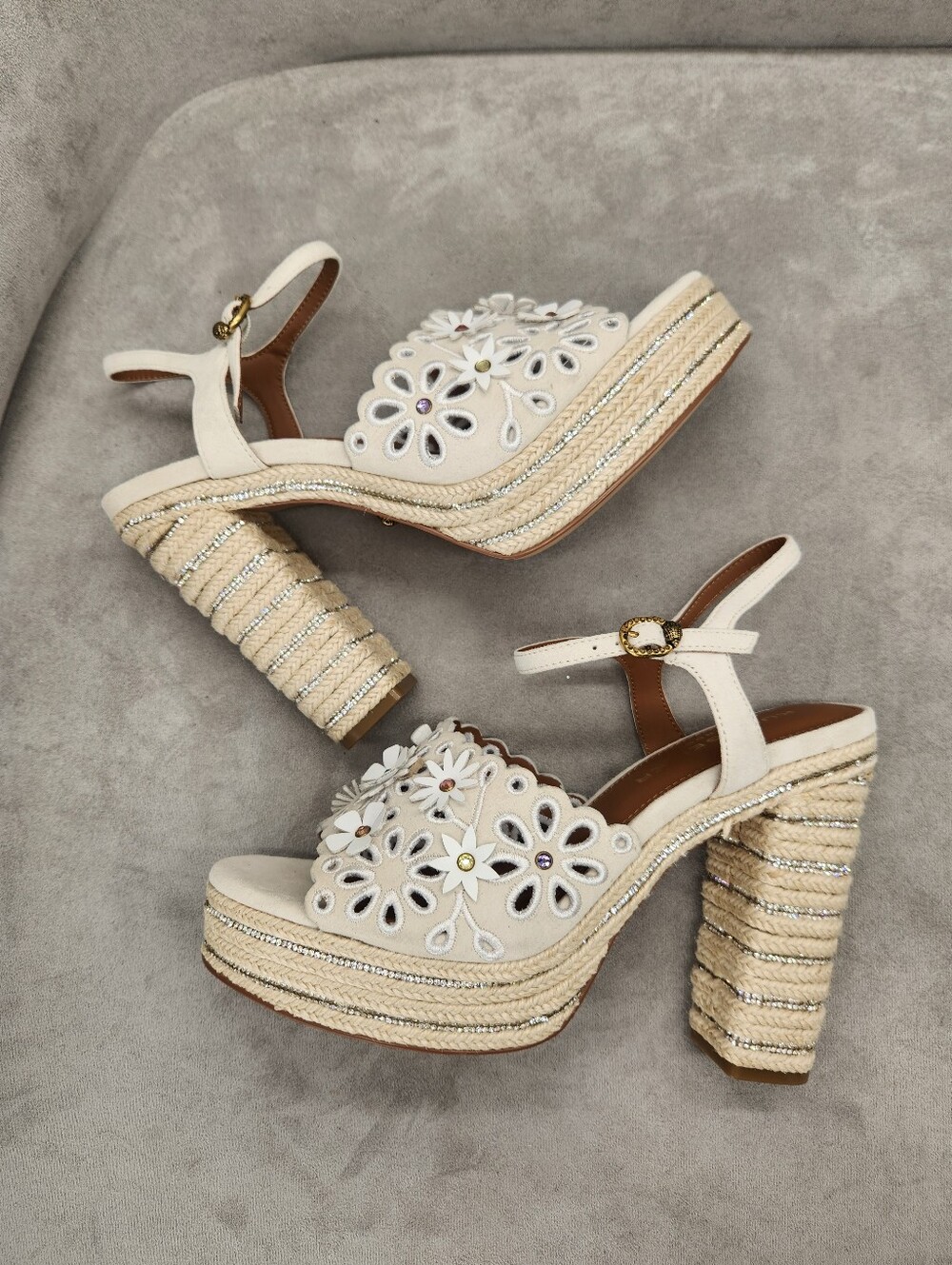 Kurt Geiger Platform Sandals 10 White Suede Flower 3D Chunky Heels New $260